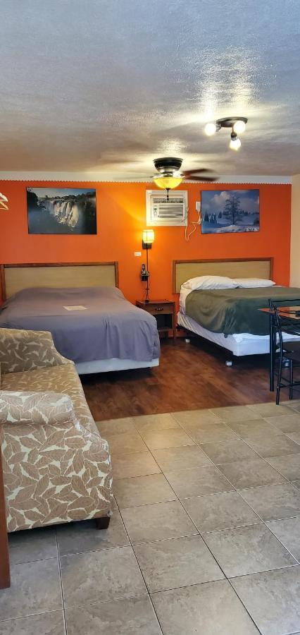 Sunparlor Motel Leamington Buitenkant foto