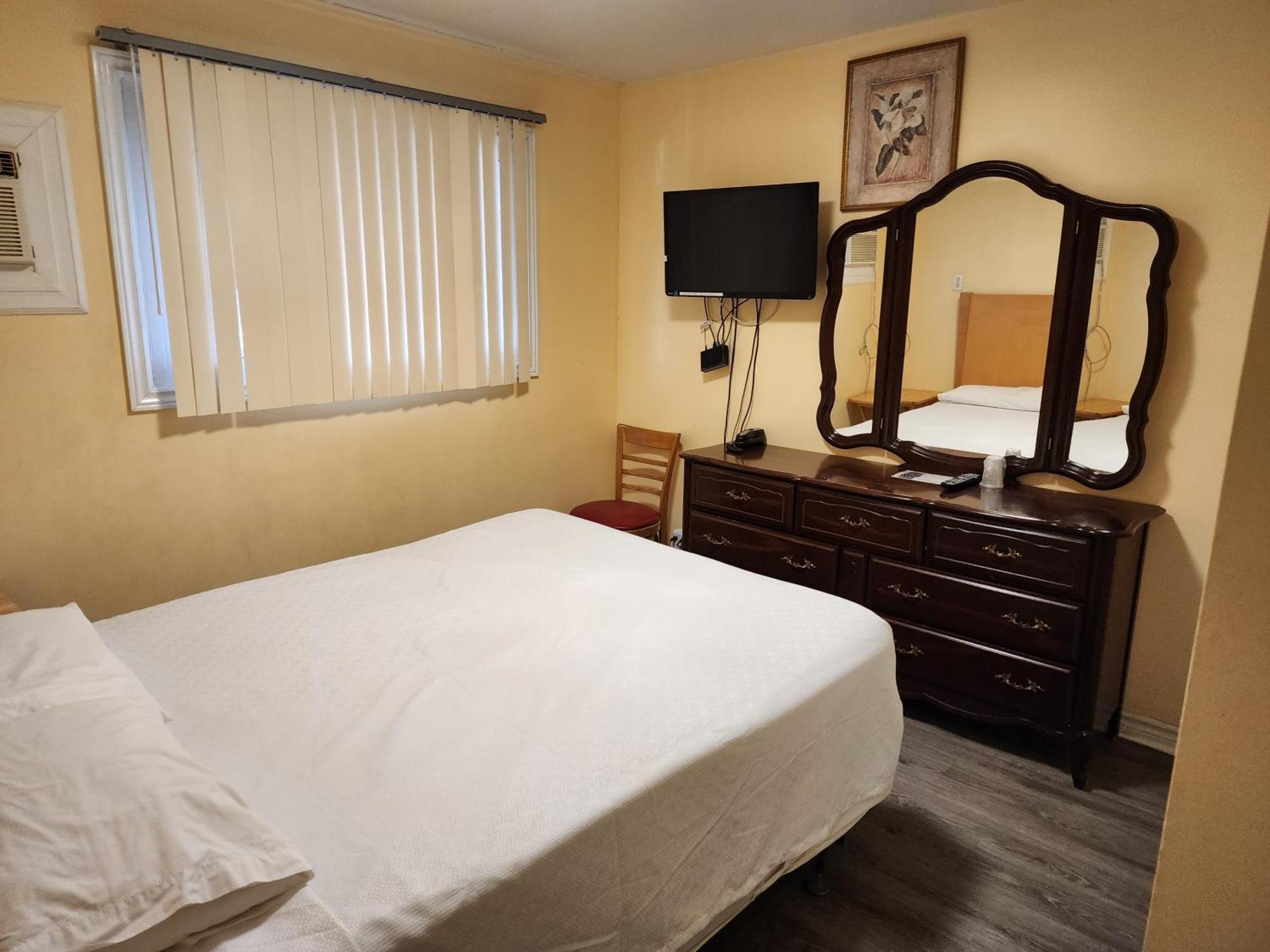 Sunparlor Motel Leamington Buitenkant foto