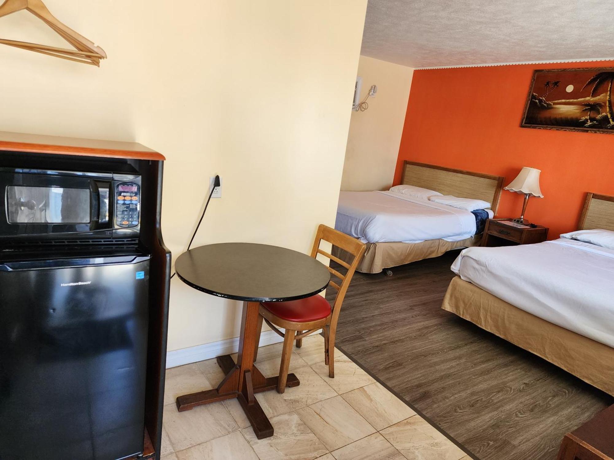 Sunparlor Motel Leamington Buitenkant foto