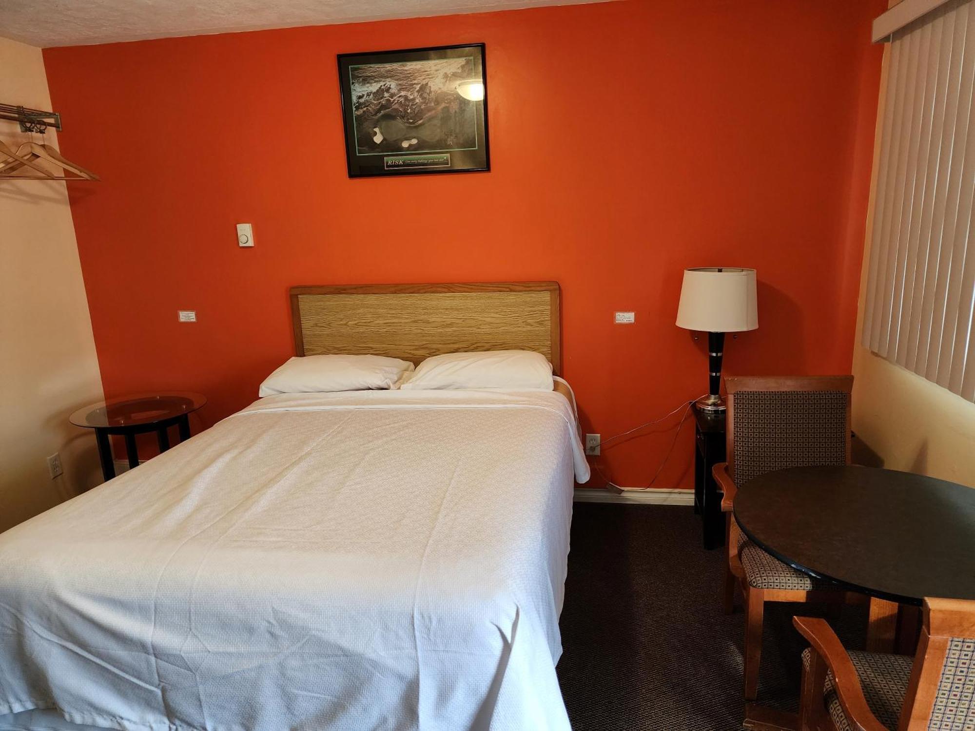 Sunparlor Motel Leamington Buitenkant foto