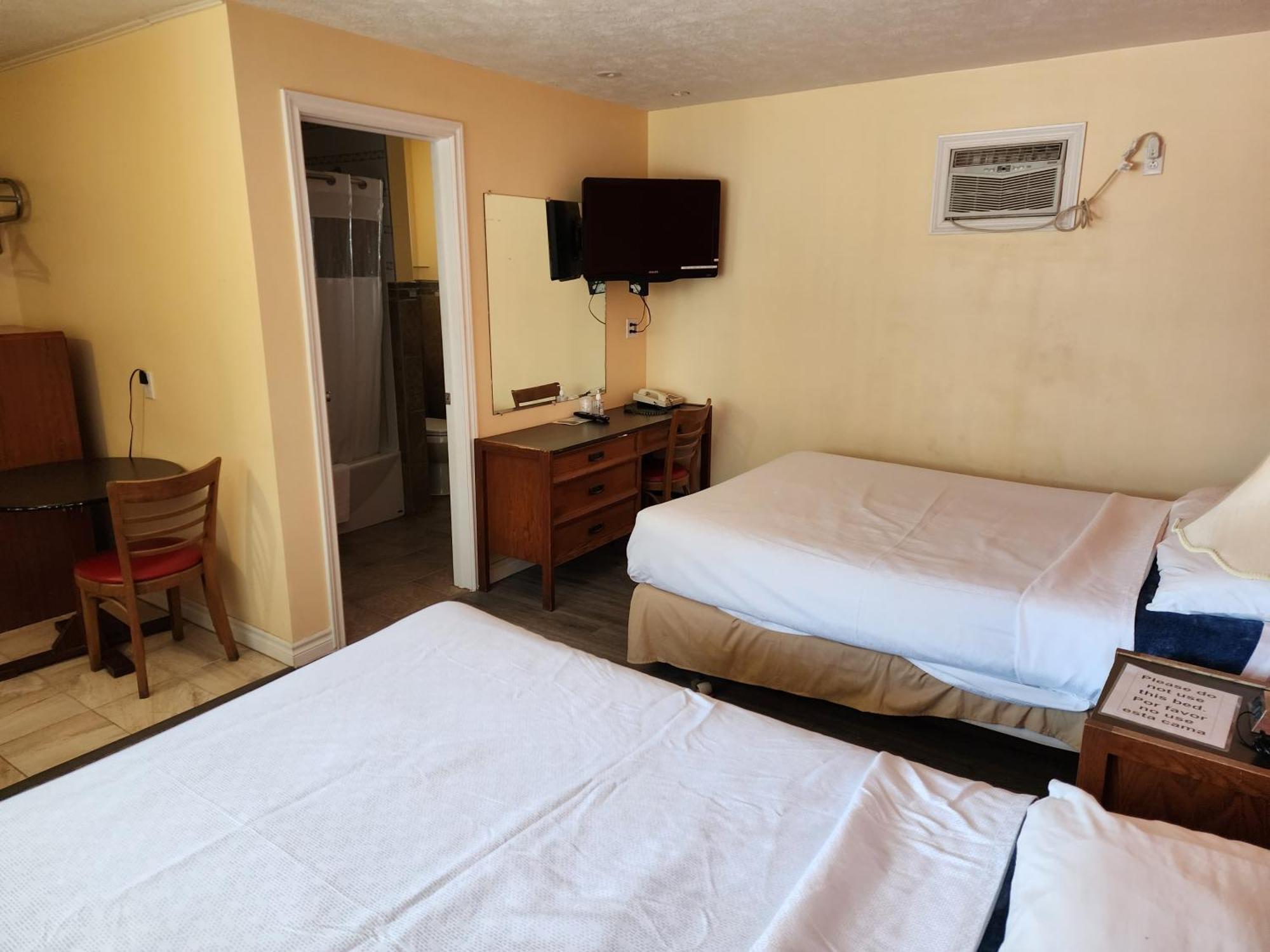 Sunparlor Motel Leamington Buitenkant foto