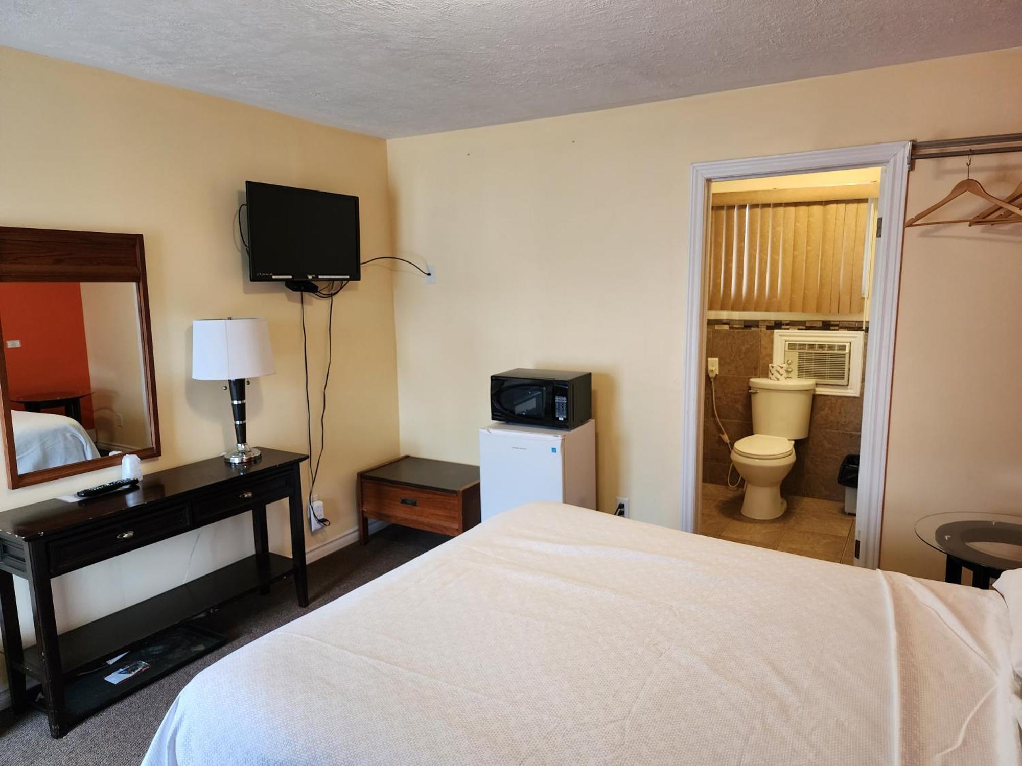 Sunparlor Motel Leamington Buitenkant foto