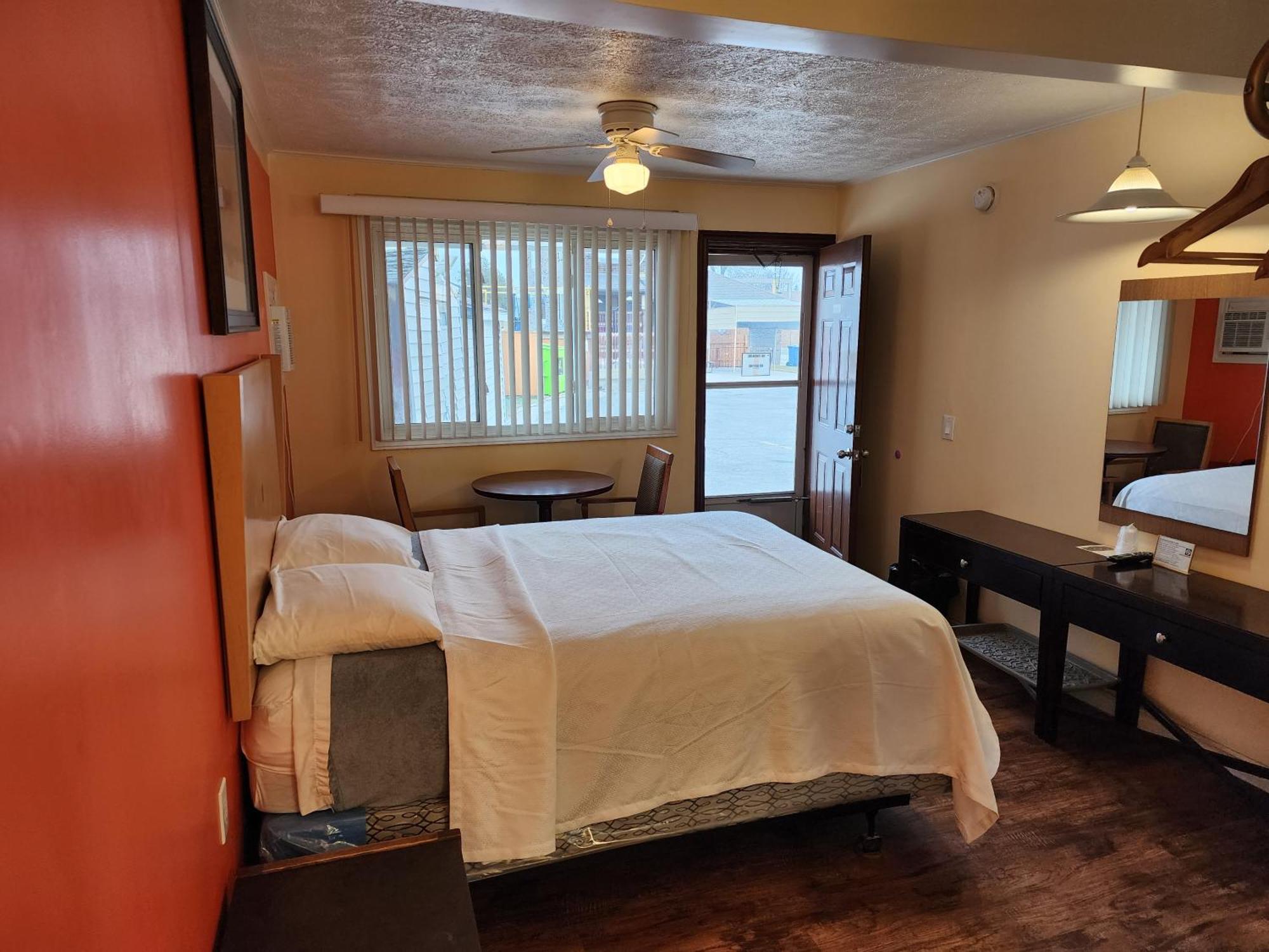 Sunparlor Motel Leamington Buitenkant foto
