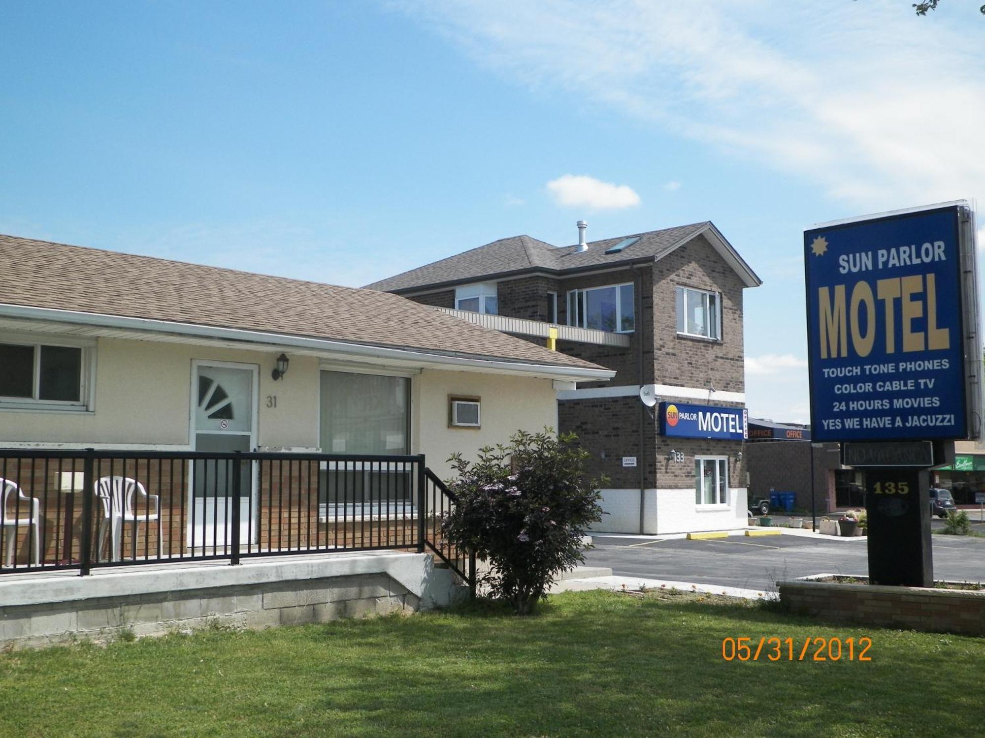 Sunparlor Motel Leamington Buitenkant foto