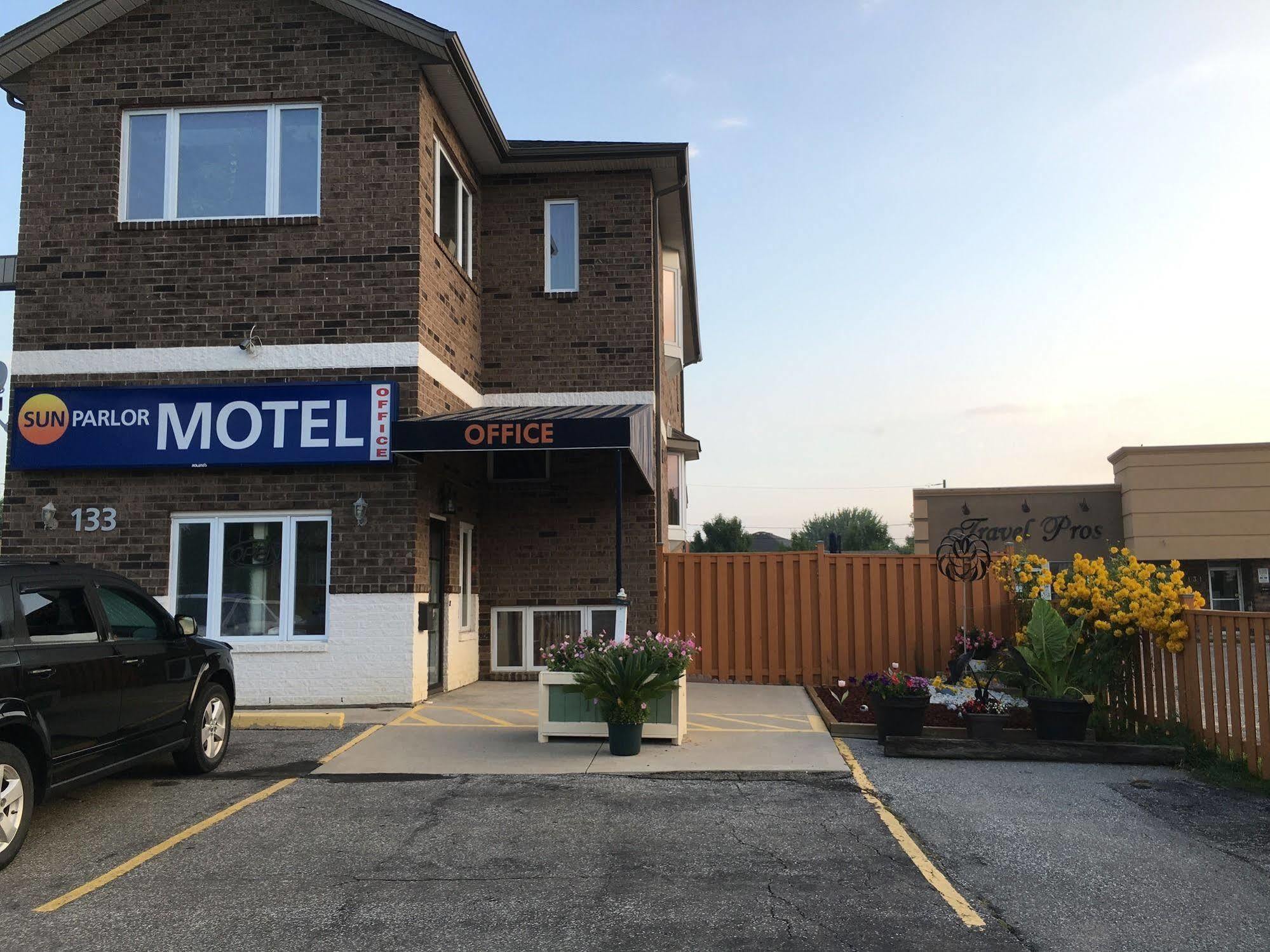 Sunparlor Motel Leamington Buitenkant foto